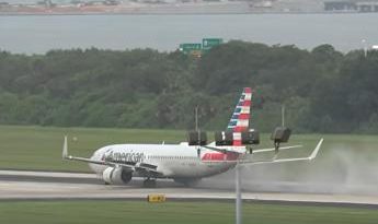 Gomma esplode durante il decollo, disastro evitato per volo American Airlines