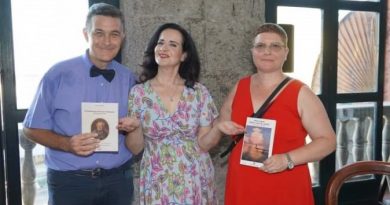 Dopo il Maschio Angioino Lupoli e De Maio sorprenderanno ancora Napoli con altre iniziative assieme alla giornalista Maria Cuono