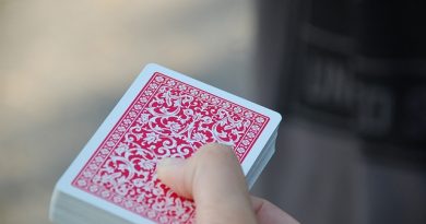 Padroneggiare il semi-bluff: Uno strumento di poker efficace per gli utenti di Tikitaka