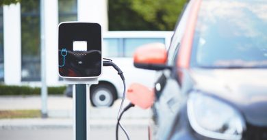 Prese elettriche francesi e italiane nella mobilità elettrica