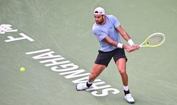 Berrettini e la mascotte di Shanghai, dialogo complicato