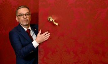 Austria, incarico a partito estrema destra Fpo per nuovo governo