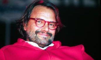 Oliviero Toscani ricoverato per amiloidosi, cos’è la malattia